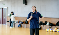 雷速体育下载:女排奥运冠军宋妮娜：青少年保持身心健康才能走得更远
